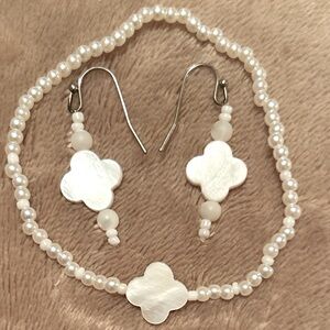 ⭐️Women’s hand beaded jewelry set🤍